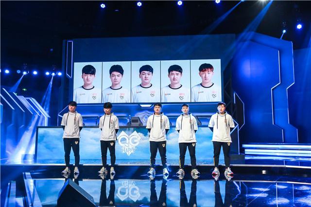 同时关注新 同时关注新